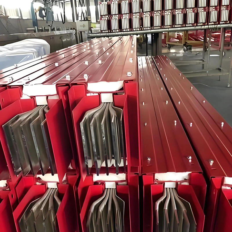 Comment une voie blindée fermée peut-elle améliorer l’efficacité et la sécurité de la distribution électrique ?